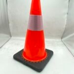 CONO DE SEGURIDAD NARANJA CON NEGRO GRANDE 45X27X27